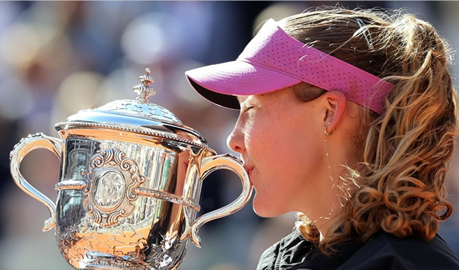 Mirra Andreïeva entre dans l’histoire : 3,2 millions de dollars, un record russe et un sacre qui secoue Roland-Garros