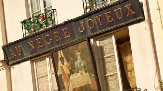 Retrait d'une enseigne «raciste» à Paris