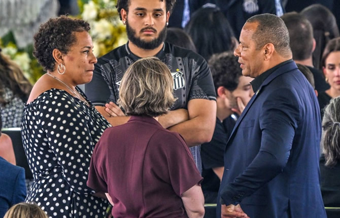 Coup de maître ! La famille Neymar entre dans la lâgende en s'offrant la marque Pel? pour une somme colossale