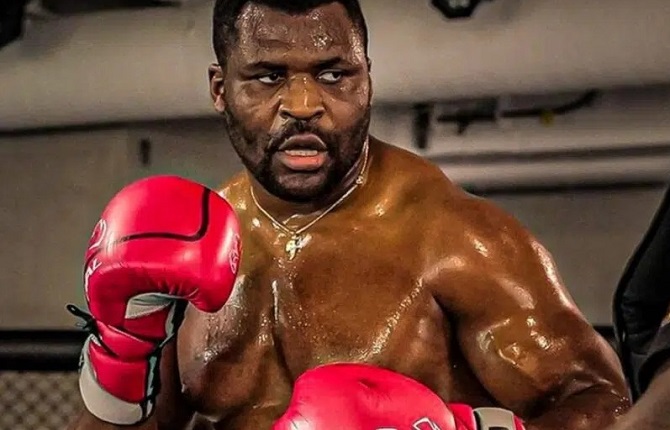 Qui sera le prochain adversaire de Francis Ngannou en Boxe anglaise ?