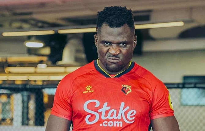 Ce que pense Francis Ngannou du menton d'Antony Joshua
