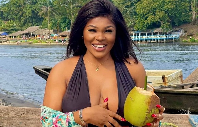 Après Facebook, les malheurs de la comédienne Rosine NGUEMGAING se poursuivent sur TikTok 