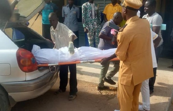 Les enseignants durcissent le mouvement de grève après le décès de leur collègue Hamidou