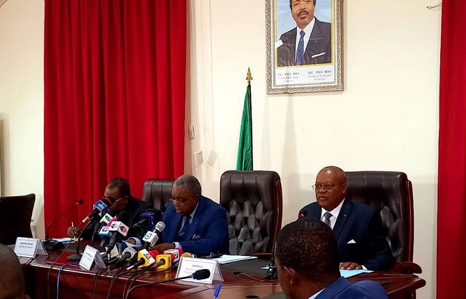 Le ministre de la communication transmet la réponse du gouvernement aux revendications des enseignants