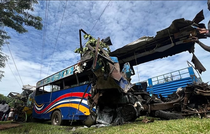 Drame en Ouganda : 20 écoliers fauchés en rentrant d’excursion, un pays sous le choc