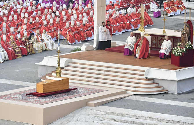 Cameroun prèsent aux obs?ques : Paul Biya reprèsent? par Atanga Nji lors de l'inhumation du Pape Fran?ois ? Rome