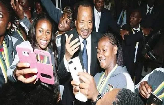 Lionnes Indomptables au Palais de l’Unité : téléphones interdits, mais le souvenir des selfies de 2016 plane sur la réception