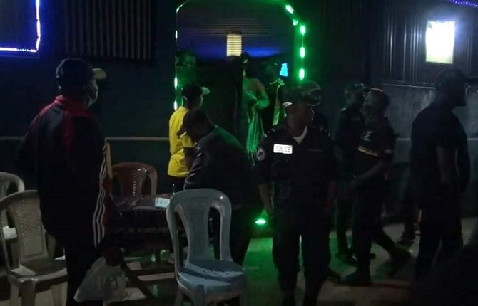 Des clubs de débauche scellés à Douala, Plusieurs personnes interpellés