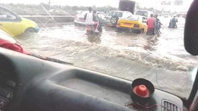 Bricolage : Un pont «sous» le Wouri