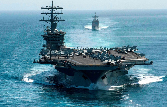 Porte-avions US bientôt baptisé « Trump » ? Dette à 40 000 milliards, alliés inquiets et pétrole vénézuélien bloqué : l’Amérique de Trump en pleine tempête