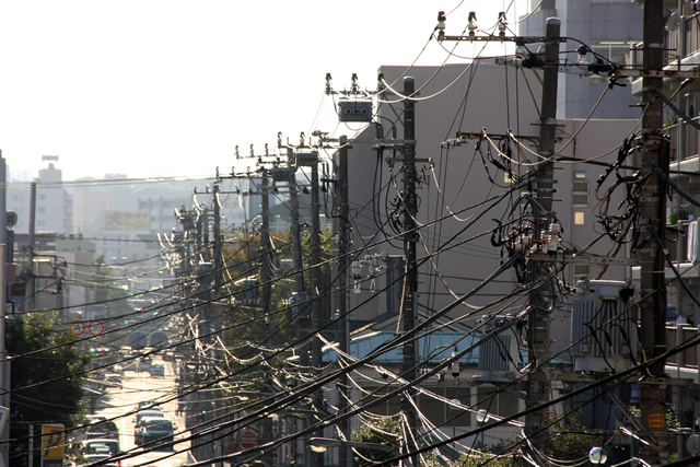 Cameroun : poteaux défectueux surcharge des équipements, source principale des délestages