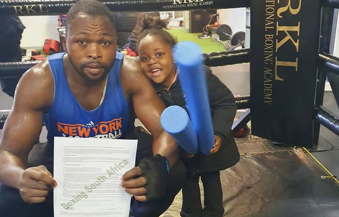 RDC : le boxeur Roméo « Bololo » Katompa tué à Johannesburg, pendant que le TAS bouleverse l'avenir du football congolais