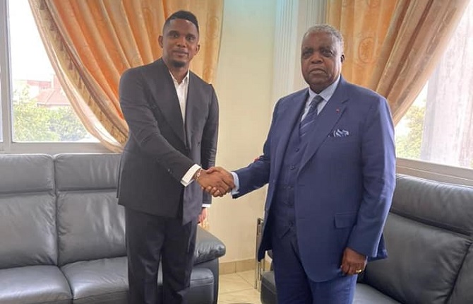 René Emmanuel Sadi, le ministre de la Communication, reçoit Samuel Eto'o et désavoue Félix Zogo
