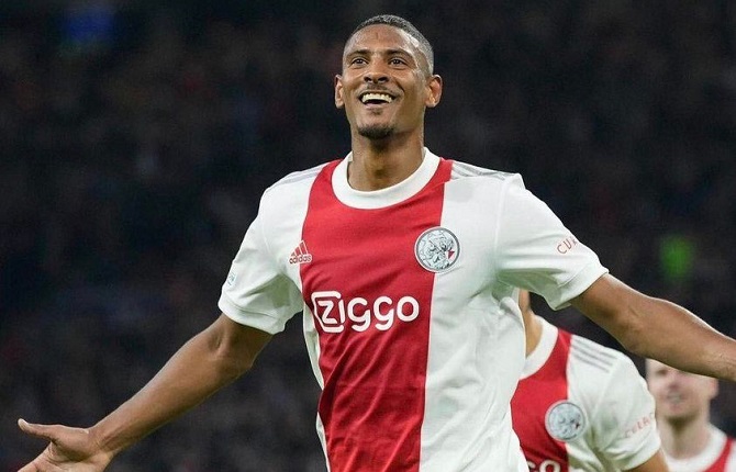 Côte d’Ivoire : Sébastien Haller bientôt de retour chez les Éléphants ? Hervé Renard prépare un gros coup