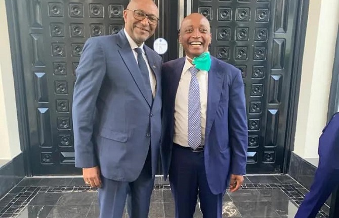 Le TAS ouvre une procédure en annulation de la signature de Seidou Mbombo Njoya, ce dernier renforce ses liens avec Motsepe
