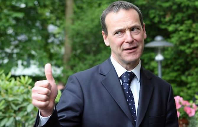 Crise anglophone : « Je comprends mieux la passion et la suspicion des parties à l'approche du dialogue national » dixit Sir Simon McDonald