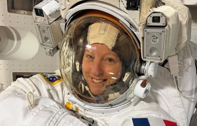 Sophie Adenot entre dans l’histoire : la première Française à marcher dans le vide spatial