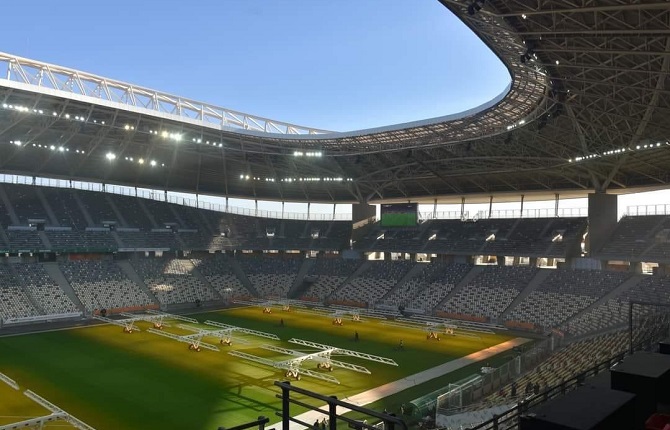 L'Algérie va baptiser un nouveau stade au nom de Nelson Mandela