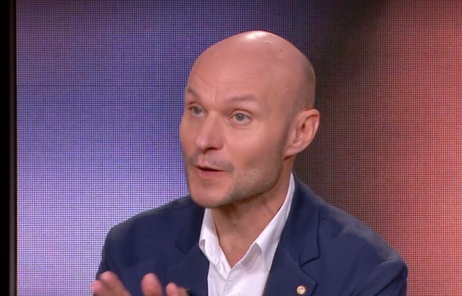 Tony Chapron : Â«L'entraineur des Fennecs Djamel Belmadi est un MEDIOCREÂ» 