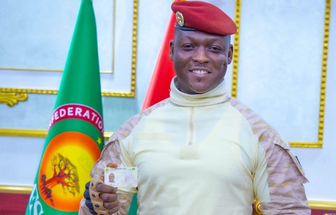 Intégration Sahélienne : Le Président Traoré inaugure l'ère de la carte d'identité biométrique de l'AES