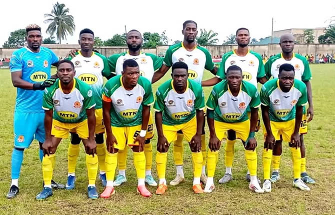 Unisport renverse Stade Renard en 3 minutes folles et conserve son trône de leader 