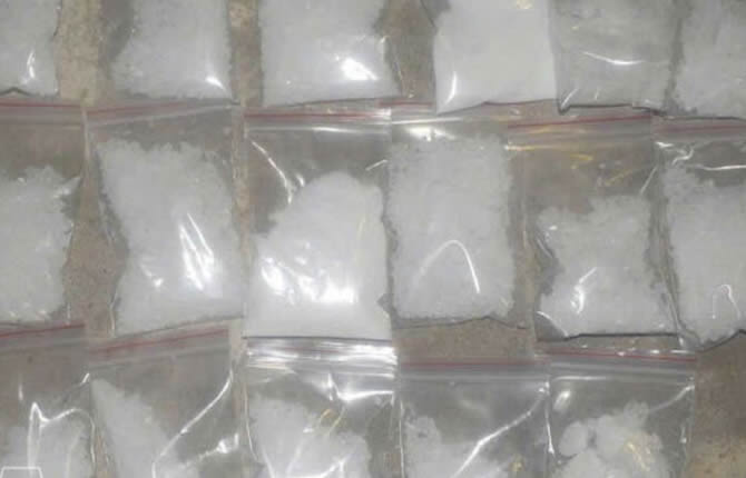 57 tubes de dentifrice contenant de la drogue, 11 condamnés à mort : le verdict qui secoue le Vietnam. Et aux États-Unis, une fusillade fait 3 morts.